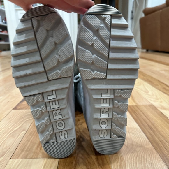 SOREL - Joan of Arctic Faux Fur Snow Boot - Silver - Womens 9.5 T8 - Picture 6 of 7